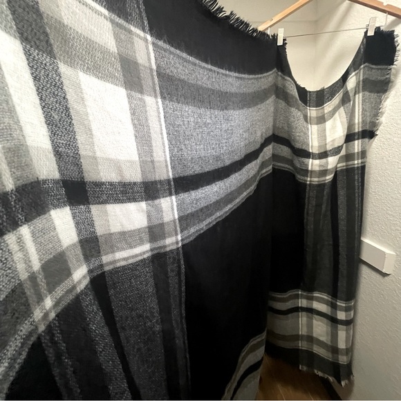 ZARA Scarf/Shawl/Blanket/Wrap Accessory Blk/White/Gray - Picture 4 of 6